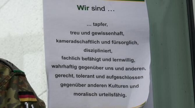 Selbstverpflichtung: Vor dem Gebäude des Jägerbataillons 291 der Bundeswehr in Illkirch erklärt ein Plakat die Tugenden der S