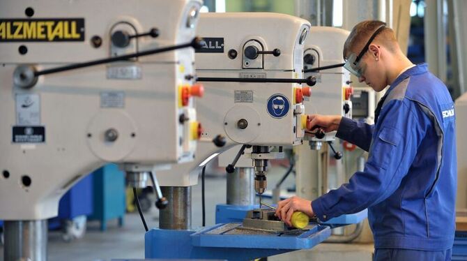 Die Arbeitslosenquote sank im Bezirk der Agentur für Arbeit Reutlingen im April auf 3,3 Prozent. FOTO: DPA