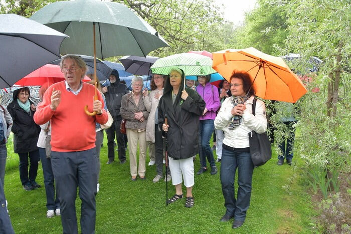 Führung durch das Gartenkunstwerk von Roland Doschka