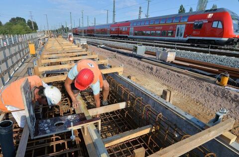 Bahn-Baustellen Sollen Fahrgäste Seltener Ausbremsen ...