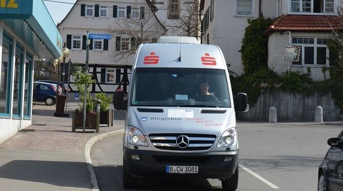 Dettingen möchte im Ort den öffentlichen Nahverkehr verbessern, wozu – wie hier in Pfullingen – ein Bürgerbus beitragen könnte.