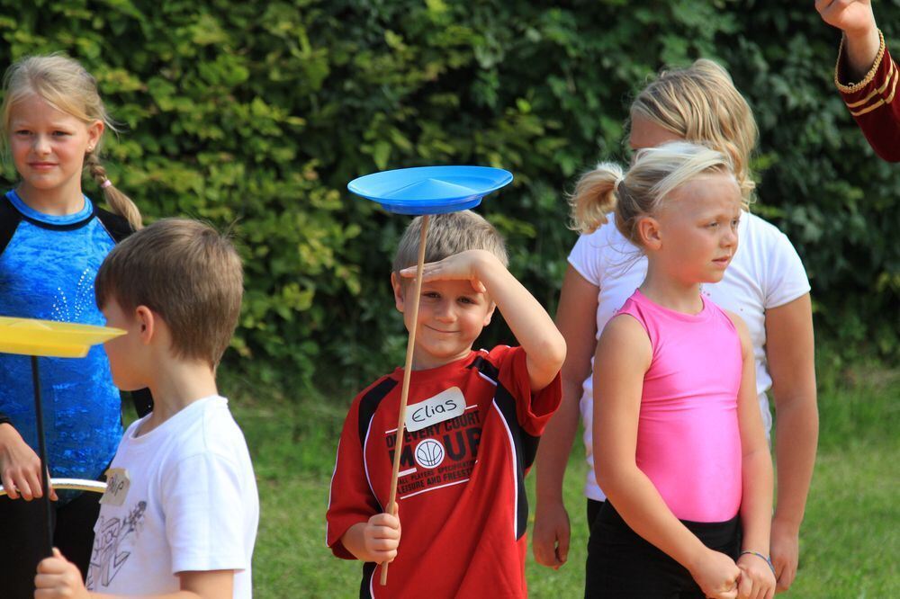 Kinder lernen die Magie des Zirkus kennen