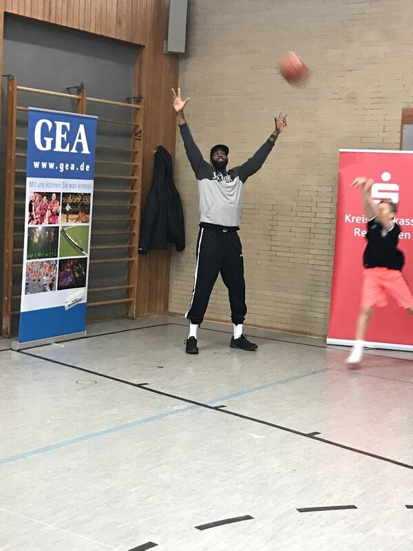 Zeitung macht Schule Training mit den Walter Tigers Tübingen