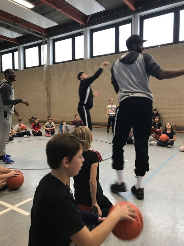 Zeitung macht Schule Training mit den Walter Tigers Tübingen