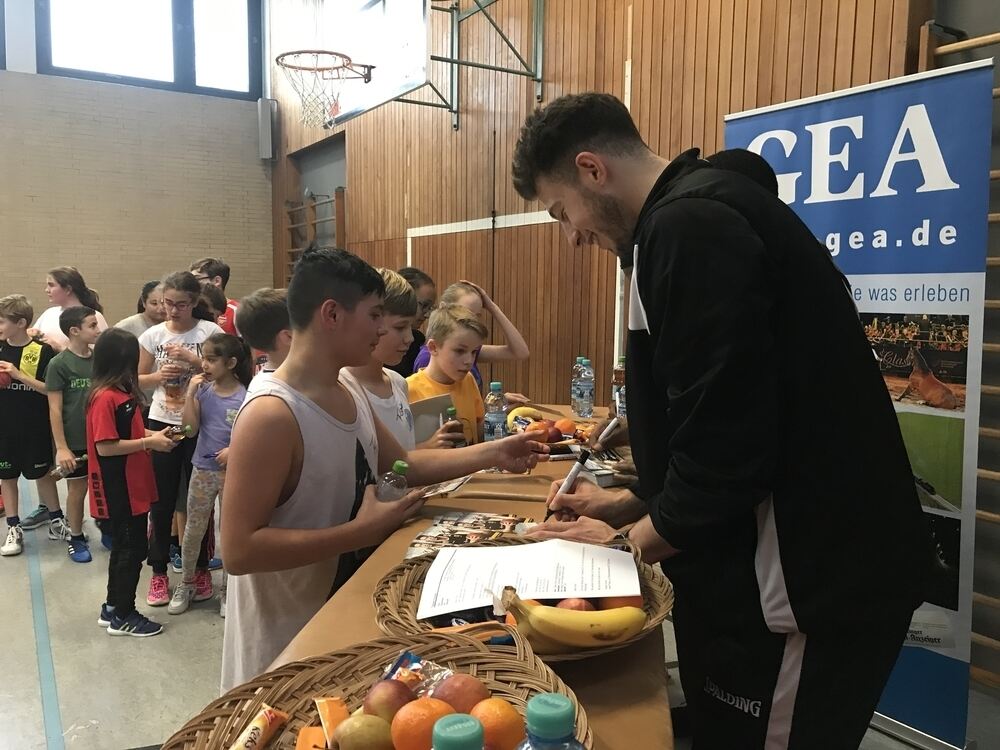 Zeitung macht Schule Training mit den Walter Tigers Tübingen