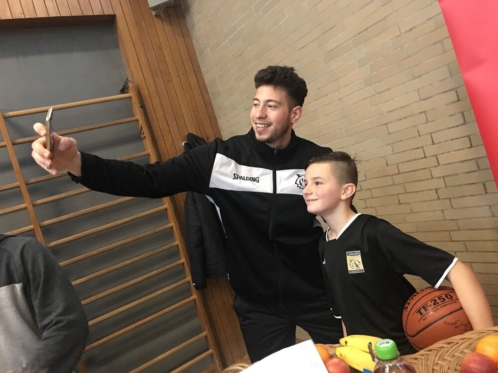 Zeitung macht Schule Training mit den Walter Tigers Tübingen