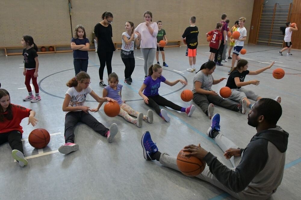 Zeitung macht Schule Training mit den Walter Tigers Tübingen