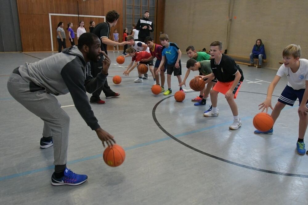 Zeitung macht Schule Training mit den Walter Tigers Tübingen