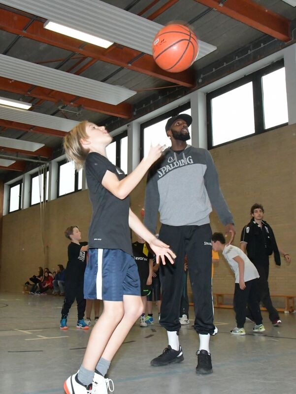 Zeitung macht Schule Training mit den Walter Tigers Tübingen