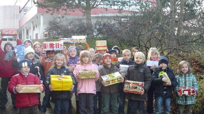 Seit zehn Jahren packen Schüler und ihre Angehörigen »Päckchen für Szolnok«. FOTO: PR