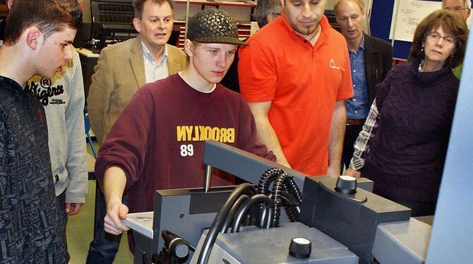 Modernste Technik für die angehenden Drucker: Die Maschine ist vom Landkreis allerdings nur angemietet. Das hat Vorteile. FOTO: