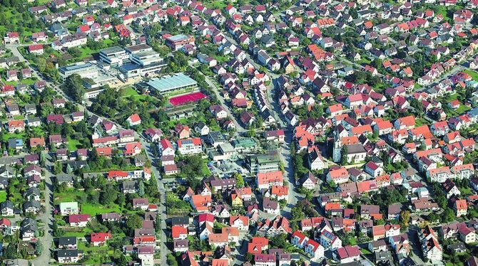 Städte und Gemeinden in Baden-Württemberg sollten sich - hier ein Blick auf den Ortskern von Pliezhausen - innerorts weiterentwi