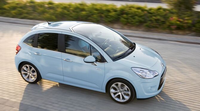 Die Panorama-Frontscheibe des neuen Citroën C3 reicht fast bis zur Dachmitte.  FOTO: PR