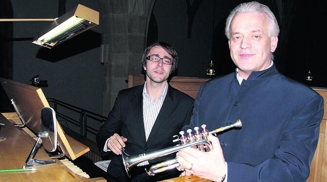 Musikalisches Erlebnis zum Jahresbeginn in der Martinskirche: Organist Christian Schmitt und Trompeter Otto Sauter. FOTO: SANDER