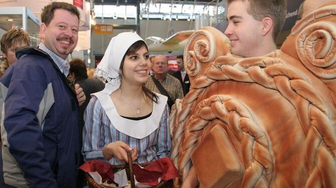 Die »lebende Mutschel« wird auch in diesem Jahr auf der CMT wieder für Reutlingen werben. GEA-ARCHIVFOTO