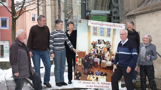 Vesperkirchen-Initiator Klaus Kuntz (rechts vorn) im Kreise lang gedienter Helfer (von links): Friedhelm Fratzke, Ewald Rilling,