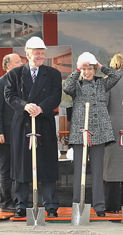 stadthalle_reutlingen_spatenstich_trinkhaus_2009_2 (jpg)