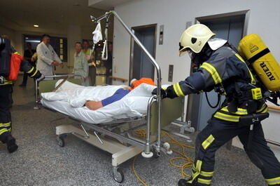 krankenhaus_feuerwehruebung_oktober_2009_19 (jpg)