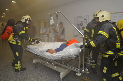 krankenhaus_feuerwehruebung_oktober_2009_17 (jpg)