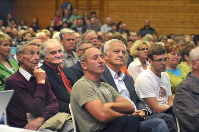 wahlpodium_sonnenbuehl_trinkhaus_oktober_2009_2 (jpg)