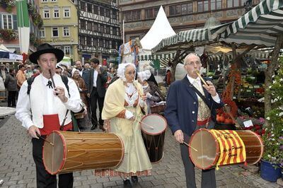 umbrisch_provenzalischer_markt_tuebingen_2009_11 (jpg)