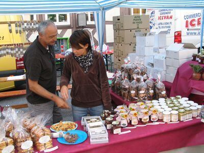 toskanischer_markt_reutlingen_september_2009_dahlhelm_1 (jpg)