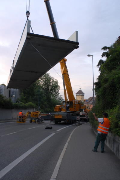 abbau_fussgaengersteg_listhalle_juli2009_20 (JPG)