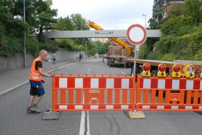 abbau_fussgaengersteg_listhalle_juli2009_8 (JPG)