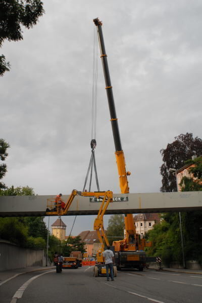 abbau_fussgaengersteg_listhalle_juli2009_16 (JPG)