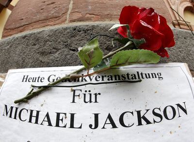 michael_jackson_trauerfeier_07_07_09_teil3_AP_6 (jpg)