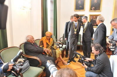 3_desmond_tutu_tuebingen_2009_trinkhaus_15 (jpg)