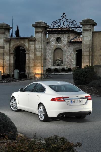 1_jaguar_xf_modell2010_14 (jpg)