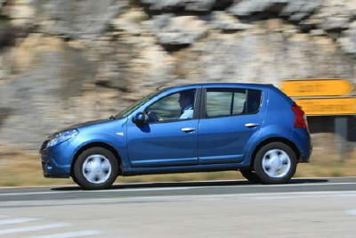 dacia_sandero_2009_5 (jpg)