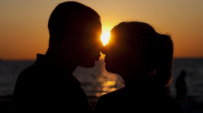 Nur die Liebe zählt? Leider sind heftige Emotionen keine Garantie dafür, dass die Partnerschaft ein Leben lang hält. Foto: dpa