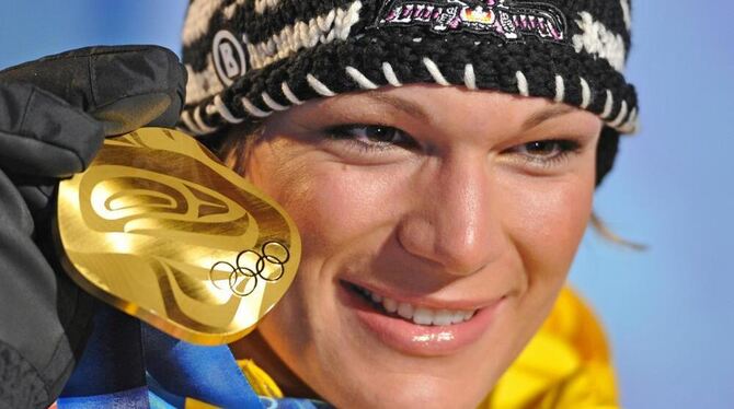 Ganz oben auf dem Siegertreppchen: Maria Riesch mit der Goldmedaille.