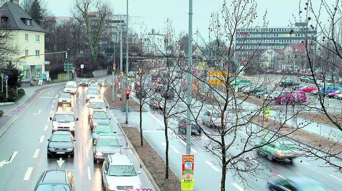 Alles verstopft - oder was? Der Reutlinger Verkehrsentwicklungsplan 2025 soll Lösungen bringen.  FOTO: TRINKHAUS/ARCHIV