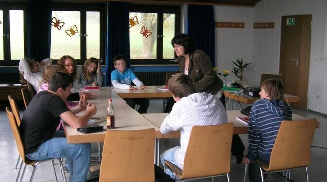 Berufswahlcamp der Brühlschule: Von Profis lernten die Hauptschüler Grundlegendes, aber auch die Feinheiten der Kommunikation.