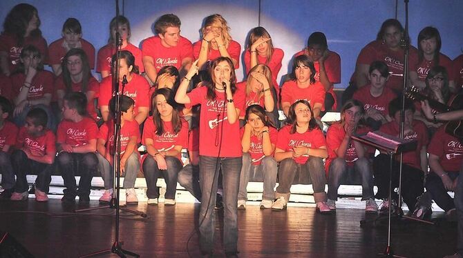 Viel Beifall erhielt auch der Chor »OK!Chorale« aus Roanne, der mit Schülern des Kepler-Gymnasiums auf der Bühne der Listhalle s