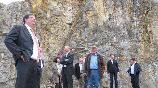 Ortstermin auf der Erddeponie Renkenberg: Noch gibt's reichlich Platz.  GEA-FOTO: SAUTTER