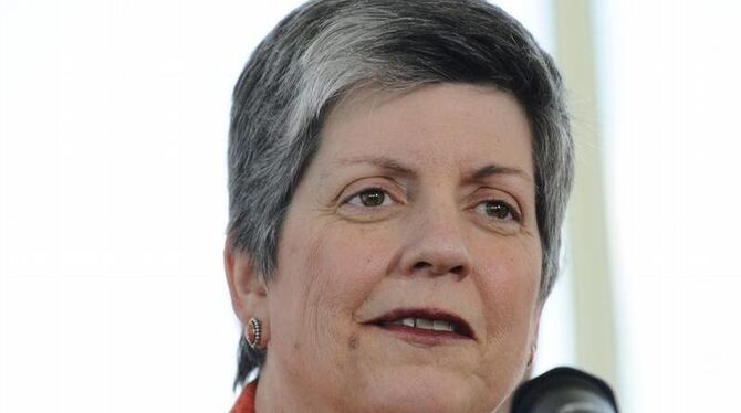 Heimatschutzministerin Janet Napolitano Janet Napolitano fordert Aufklärung von BP über das wahre Ausmaß der Öl-Katastrophe i