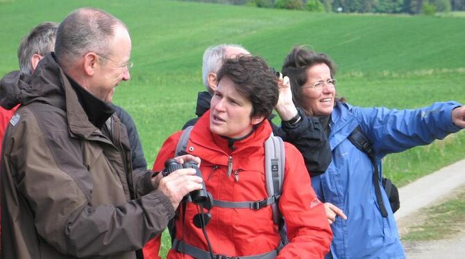 Den Neuntöter aufgescheucht haben (von links) Luis Sikora, Tanja Gönner und Petra Bernert. GEA-FOTO: GEIGER