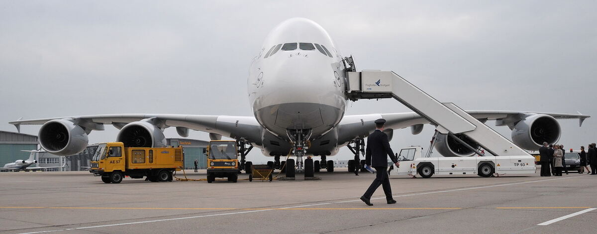 Riesen-Airbus A 380 in Stuttgart