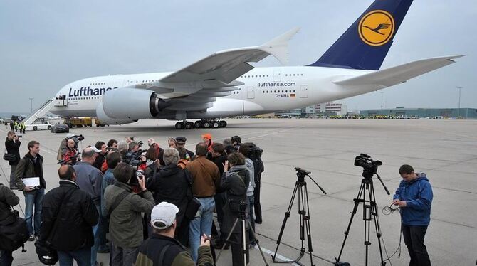 Riesen-Airbus A 380 in Stuttgart