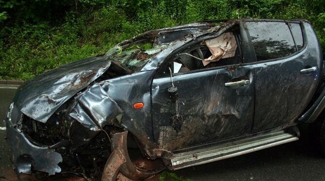 Glück im Unglück hatte der Fahrer des Pick-Up: Er wurde nur leicht verletzt.