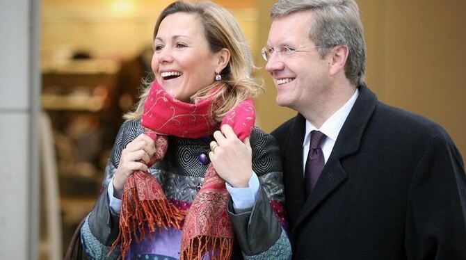 Christian Wulff (CDU), hier mit seiner Frau Bettina, gilt eher als ein Mann der sanften Töne.