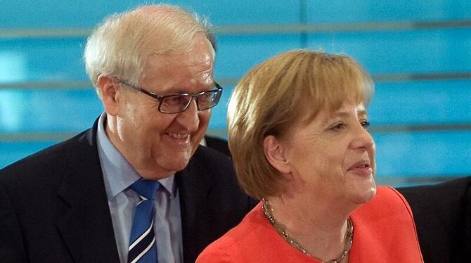 Bundeskanzlerin Angela Merkel und Bundeswirtschaftsminister Rainer Brüderle im Bundeskanzleramt in Berlin.