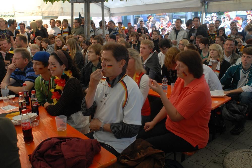 WM 2010 Deutschland - Australien Markthalle