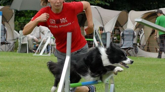 Perfektes Teamwork zwischen Hund und Halter sorgt für jede Menge Action.  FOTO: THOMYS