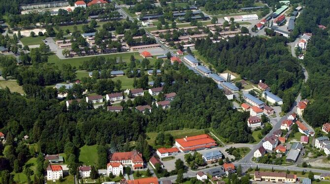 Anforderungen wie ein Stadtteil. Das Alte Lager mit fast 70 Hektar und seinem denkmalgeschützten historischen Ensemble.  FOTO: P