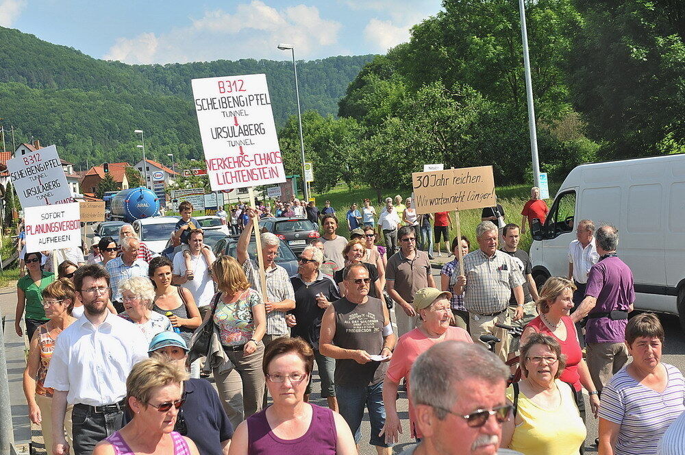 Lichtensteiner demonstrieren gegen Verkehrschaos